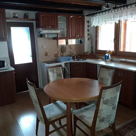 Сasa de vacaciones Bungalov